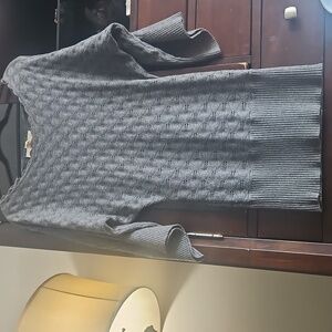 $400 Silk Cashmere  Knit EUC Like New
